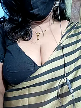 Snapshot of Maithili18 chatting on November 26, 1:06 am Maithili18 online show from November 26, 1:06 am