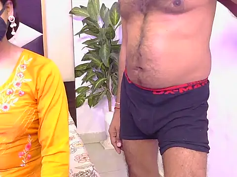 Snapshot of Lovelyy-couple chatting on October 23, 6:39 pm Lovelyy-couple online show from October 23, 6:39 pm