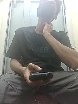 crish09 online show from May 18, 9:37 am