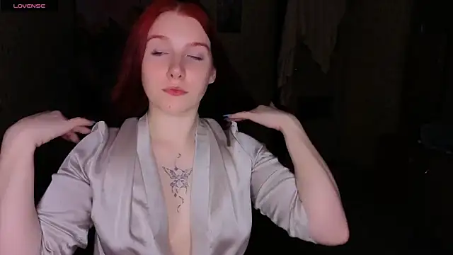 Snapshot of Layla_Glam chatting on June 26, 8:35 pm Layla Glam online show from June 26, 8:35 pm