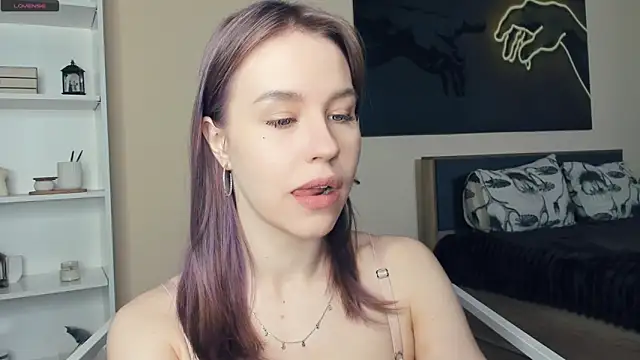 MaliaBourraine online show from June 15, 7:43 am