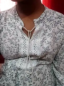 Snapshot of pari_rani7 chatting on October 31, 3:40 am pari rani7 online show from October 31, 3:40 am