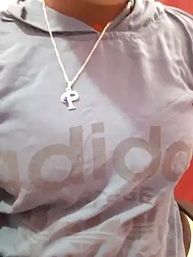 Snapshot of pari_rani7 chatting on December 15, 4:06 am pari rani7 online show from December 15, 4:06 am