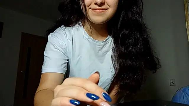 MandaDestiche online show from September 26, 3:05 pm