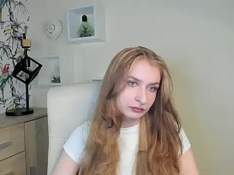 NinaBlond1 online show from September 24, 6:39 am