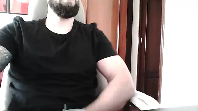 Snapshot of yourfantasy777 chatting on April 22, 3:35 pm yourfantasy777 online show from April 22, 3:35 pm