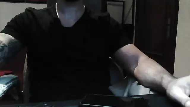 Snapshot of yourfantasy777 chatting on April 25, 11:35 pm yourfantasy777 online show from April 25, 11:35 pm