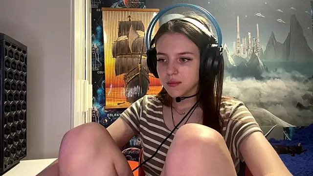 Elira Breeze online show from November 7, 1:55 pm