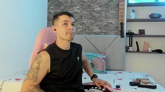 BooyHott  online show from January 15, 7:17 pm