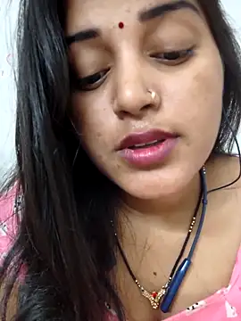 Snapshot of suzika_ chatting on November 6, 3:46 pm suzika online show from November 6, 3:46 pm