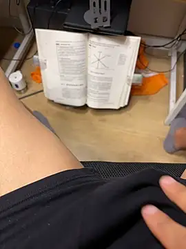 leeyoung  online show from October 4, 2:15 pm