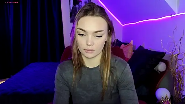 Snapshot of KitsyMoore chatting on November 17, 1:06 pm KitsyMoore online show from November 17, 1:06 pm