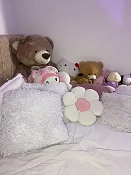 Mericute  online show from February 5, 2:05 am