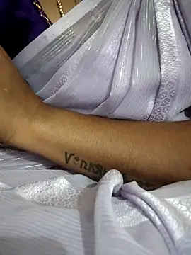 Snapshot of sweetqueen143 chatting on September 25, 3:05 pm sweetqueen143 online show from September 25, 3:05 pm