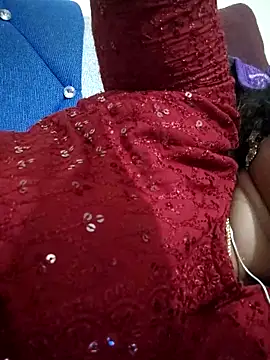 Snapshot of sweetqueen143 chatting on October 8, 3:53 pm sweetqueen143 online show from October 8, 3:53 pm