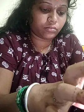 Snapshot of sweetqueen143 chatting on November 5, 3:56 pm sweetqueen143 online show from November 5, 3:56 pm