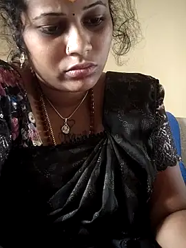 Snapshot of sweetqueen143 chatting on November 11, 4:23 am sweetqueen143 online show from November 11, 4:23 am