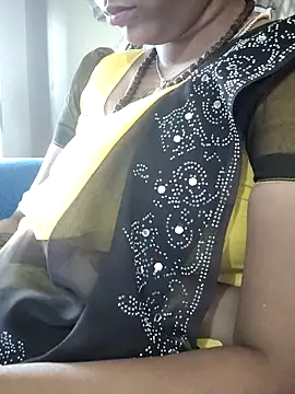 Snapshot of sweetqueen143 chatting on November 14, 5:06 am sweetqueen143 online show from November 14, 5:06 am