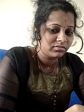 Snapshot of sweetqueen143 chatting on November 15, 5:27 am sweetqueen143 online show from November 15, 5:27 am