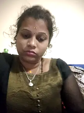 Snapshot of sweetqueen143 chatting on November 15, 5:31 pm sweetqueen143 online show from November 15, 5:31 pm