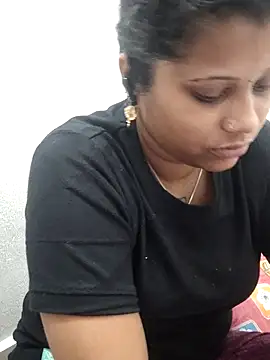 sweetqueen143 online show from March 1, 4:47 am