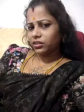 sweetqueen143 online show from April 20, 5:59 pm