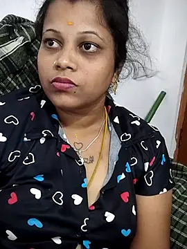 sweetqueen143 online show from May 15, 11:45 pm