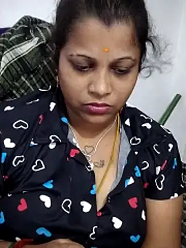 sweetqueen143 online show from May 16, 12:18 am