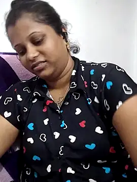 sweetqueen143 online show from May 17, 6:55 am