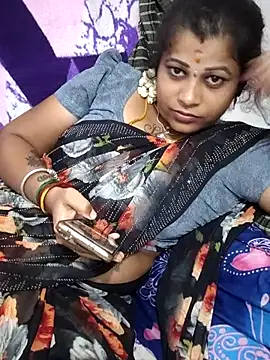 sweetqueen143 online show from May 18, 5:52 pm