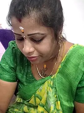 sweetqueen143 online show from May 21, 4:08 am