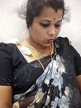 sweetqueen143 online show from June 9, 8:42 pm