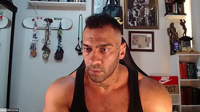 Snapshot of henryhadesflirt chatting on September 25, 12:53 pm henryhadesflirt online show from September 25, 12:53 pm