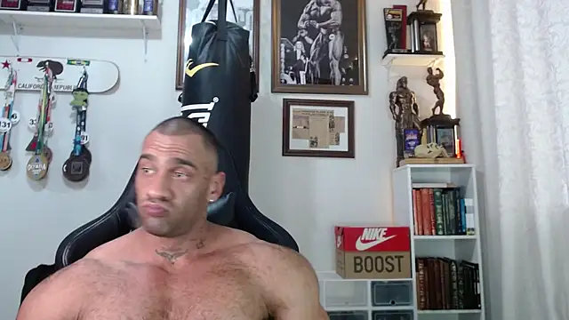 Snapshot of henryhadesflirt chatting on November 17, 7:41 pm henryhadesflirt online show from November 17, 7:41 pm