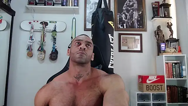 Snapshot of henryhadesflirt chatting on November 19, 12:16 pm henryhadesflirt online show from November 19, 12:16 pm