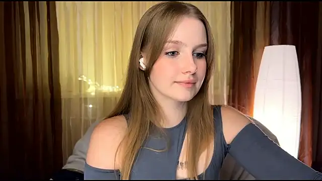 Snapshot of Sibriina_Liliya chatting on May 10, 7:41 pm Sibriina Liliya online show from May 10, 7:41 pm