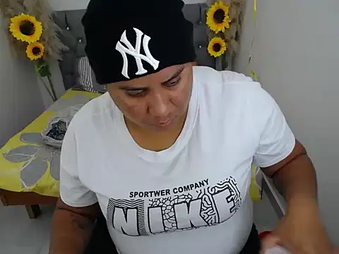 Snapshot of hotlesby_valery chatting on October 25, 12:13 pm hotlesby valery online show from October 25, 12:13 pm