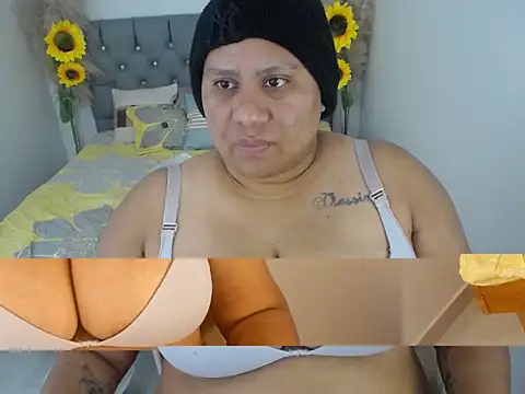 Snapshot of hotlesby_valery chatting on December 5, 12:14 pm hotlesby valery online show from December 5, 12:14 pm