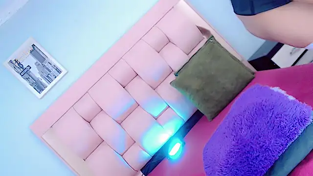 Snapshot of AdharaDaboin chatting on October 15, 3:50 am AdharaDaboin online show from October 15, 3:50 am