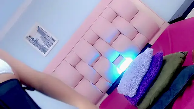 Snapshot of AdharaDaboin chatting on October 25, 5:04 am AdharaDaboin online show from October 25, 5:04 am