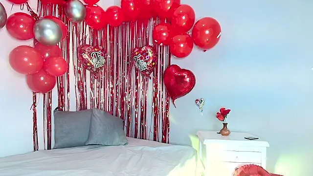 CarolinaGomez  online show from February 14, 7:43 pm