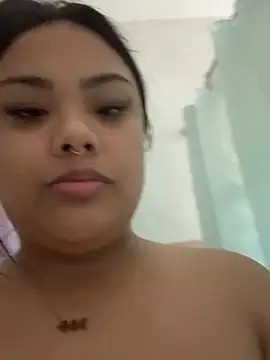 Snapshot of kiaradanielaxx chatting on October 30, 1:40 am kiaradanielaxx online show from October 30, 1:40 am