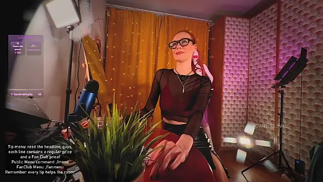 Giantess Eva online show from March 14, 3:50 pm