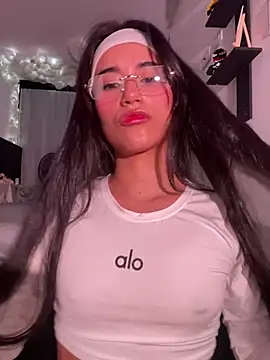 Snapshot of Rouse_Monroe chatting on June 28, 11:22 pm Rouse Monroe online show from June 28, 11:22 pm