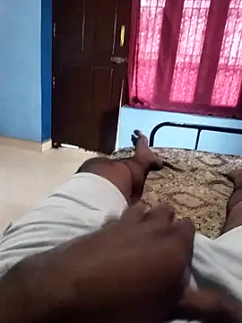 Snapshot of madarasi_chennai chatting on November 1, 6:26 am madarasi chennai online show from November 1, 6:26 am