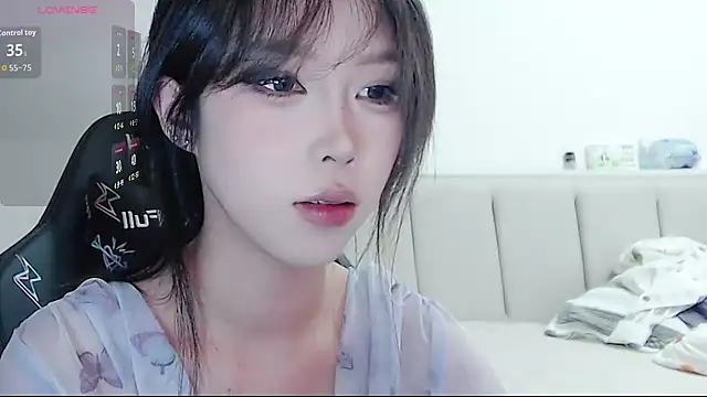 Snapshot of Puppy-12 chatting on November 15, 10:01 am Puppy-12 online show from November 15, 10:01 am