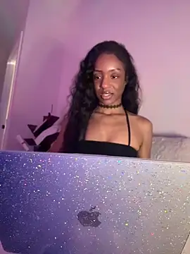 Snapshot of LoveDreaux chatting on May 7, 2:28 am LoveDreaux online show from May 7, 2:28 am