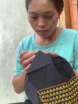 Halyy xx online show from October 18, 12:02 am