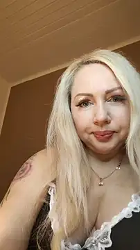 Snapshot of MarinaMargo chatting on November 21, 8:51 pm MarinaMargo online show from November 21, 8:51 pm