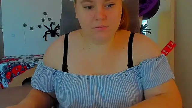 Snapshot of Liza-Mendez chatting on November 1, 6:04 am Liza-Mendez online show from November 1, 6:04 am